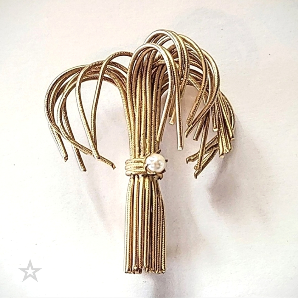 VINTAGE WIRE BROOCH with GENUINE PEARL - WHEAT SHEAF HARVEST